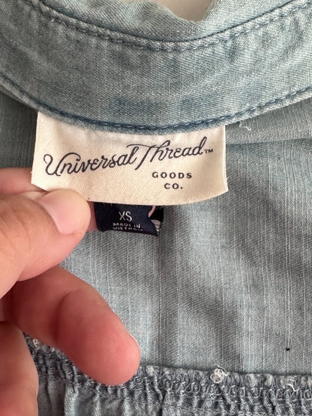 Universal Thread Chambray Button-Up Shirt | Short Sleeve Denim Top | Size XS - Picture 8 of 9